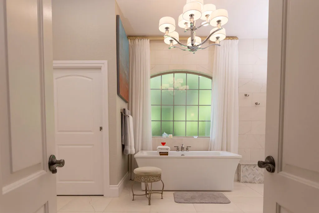Bathroom remodeling project by OMG Kitchen & Bath, San Antonio