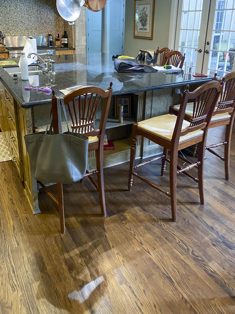 Before kitchen remodel San Antonio mid century home with traditional wood cabinetry and electric stove
